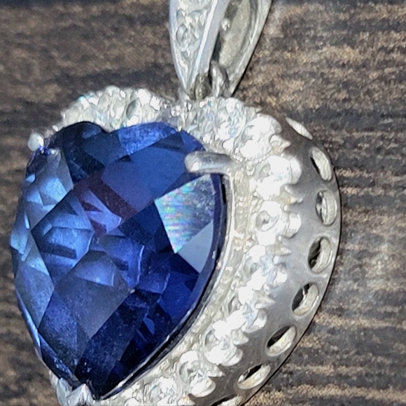 925 Sterling Silver Heart Blue Lab Created Sapphire Titanic Love Pendant - Picture 2 of 9